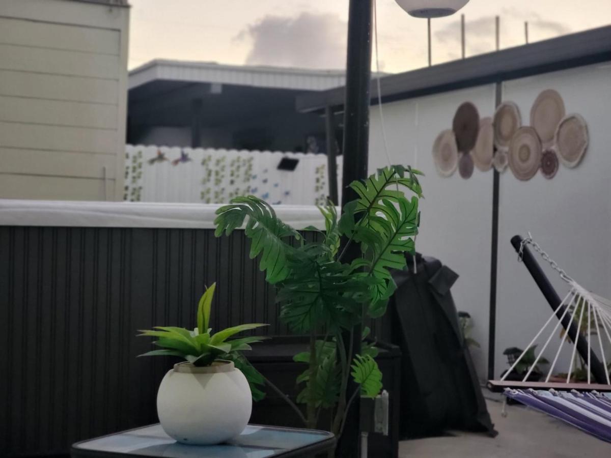 Tiny Place W Private Hot Jacuzzi 7 Min To Miami International Airport Exterior foto